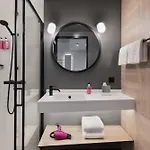 Moxy Готель