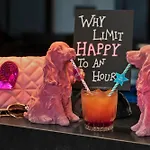 Готель Moxy 3*