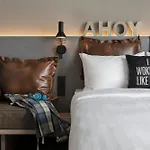 Moxy Готель 3*