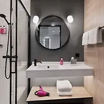Moxy Готель 3*