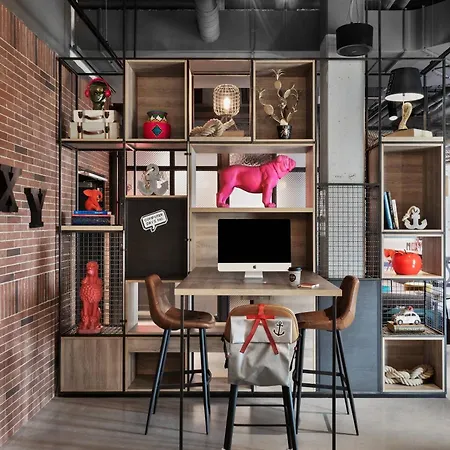 Moxy Hotel 3*