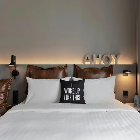 Hotel Moxy 3*