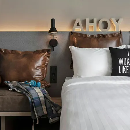 Moxy Hotel 3*