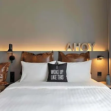 Moxy