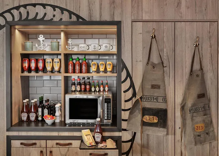 Готель Moxy 3*