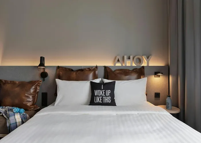 Готель Moxy 3*